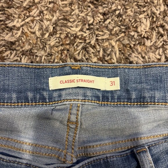 Levi's Women's Classic Straight Jeans - Picture 5 of 6